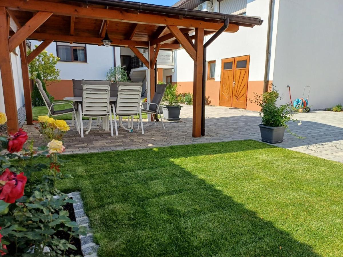 Penthouse Griemann 2 Fuer Max 4 Personen Mit Eigener Grosser Dachterrasse Zum Relaxen! Illmitz Exterior foto